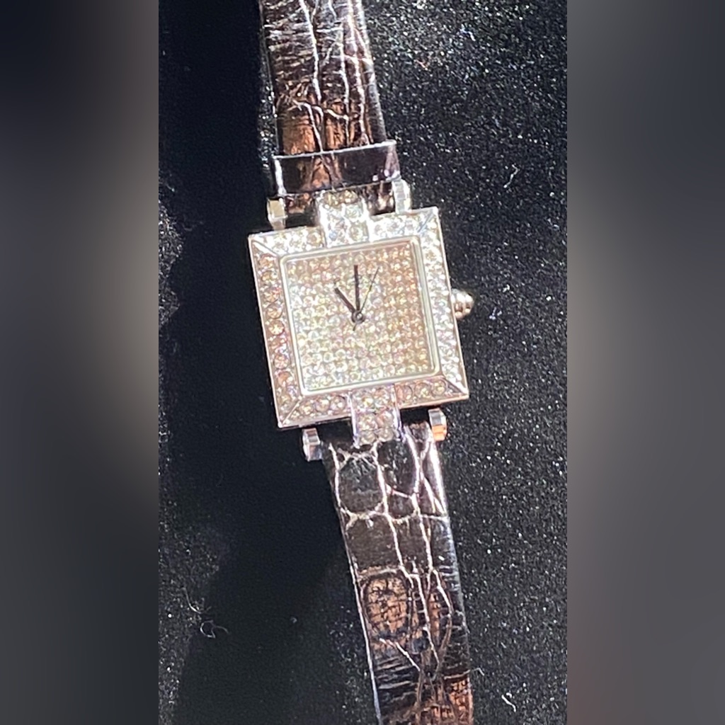 Erwin Pearl Aaa Crystal Watch Genuine Leather Strap.